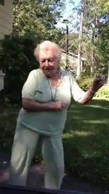 88-Year-Old Woman Bustin’ a Move